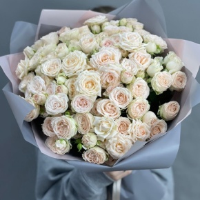 Букет "Кремовый микс" из 25 кустовых роз (50 см) в Ликино-Дулёво
