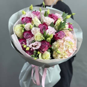 Букет из роз, гортензии и эустом в Ликино-Дулёво