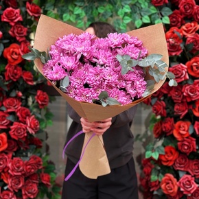 Букет  "Гармония" из 7 хризантем с эвкалиптом в Ликино-Дулёво