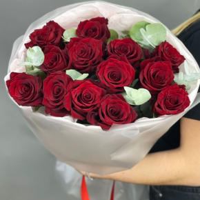 Букет из 13 роз Эквадор Эксплорер (60 см) в Ликино-Дулёво