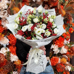 Букет "Рябиновый" из ягод калины и эустом в Ликино-Дулёво