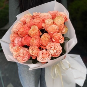 Букет из 23 пионовидных роз Эквадор сорта Кахала (60см) в Ликино-Дулёво