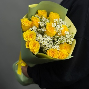 Букет "Нотка счастья" из лимонных роз и хамелациума (40 см) в Ликино-Дулёво