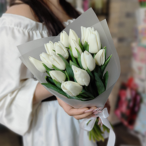 Букет из 15 белых тюльпанов в Ликино-Дулёво