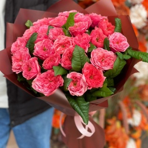 Букет из 25 махровых пионовидных роз Риджентс парк  (60 см) в Ликино-Дулёво