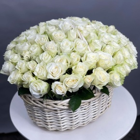 101 белая роза в корзине (40 см) в Ликино-Дулёво