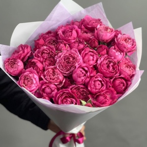 Букет из 11 кустовых пионовидных роз Джульетта в Ликино-Дулёво