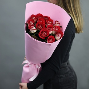 Букет "Ты прекрасна" из 15 рубиновых роз (60 см) в Ликино-Дулёво