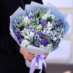 Букет "Алиби" из гиацинтов, вероники, нерине в Ликино-Дулёво