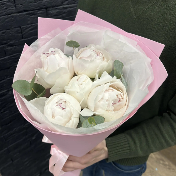Букет из 5 пионов Одиле "Пломбир" в Ликино-Дулёво