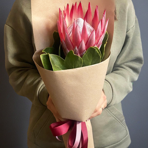 Букет из протеи в крафте в Ликино-Дулёво