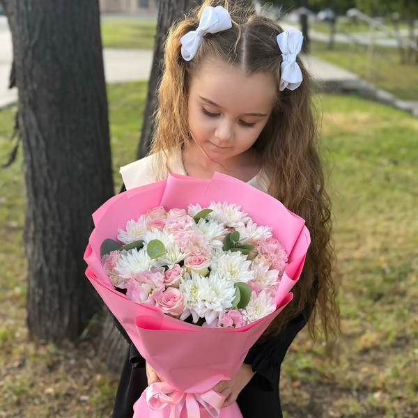 Букет из хризантем, эустом и роз в Ликино-Дулёво