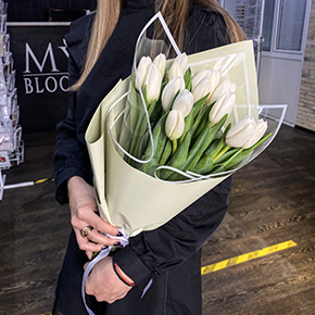 Букет 15 белых тюльпанов в Ликино-Дулёво