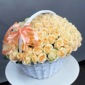 Композиция в корзине из 101 розы Аваланж (50 см) в Ликино-Дулёво