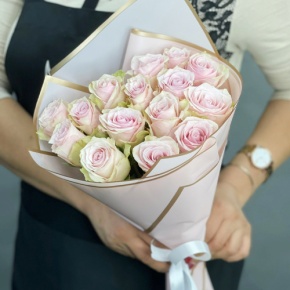 Букет из 15 пудровых роз Кения (40 см) в Ликино-Дулёво