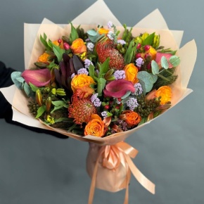 Букет "Даниэлла" из калл, роз, гиперикума, сафари, капса и лейко в Ликино-Дулёво
