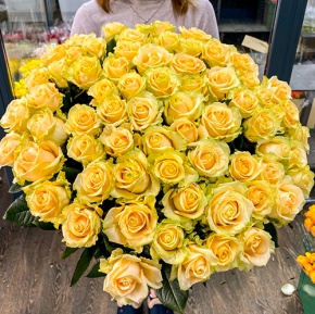 75 роз Аваланж (70 см) в Ликино-Дулёво
