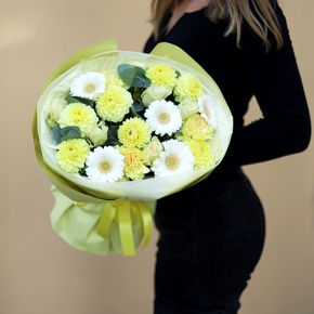 Букет "Лимонный" из георгин, диантусов, роз, гербер и эвкалипта в Ликино-Дулёво