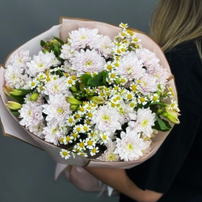 Букет "Сиэтл" из хризантем, альстромерий и ромашек в Ликино-Дулёво