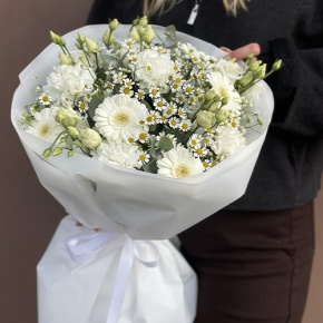 Букет "Вера и надежда" из ромашек, гербер, эвкалипта, диантусов и эустом в Ликино-Дулёво