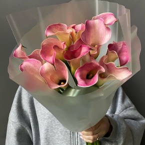 Букет из 13 нежных калл в Ликино-Дулёво