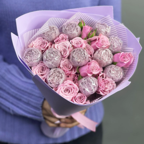 Букет из шоколадных пионов и кустовых роз в Ликино-Дулёво