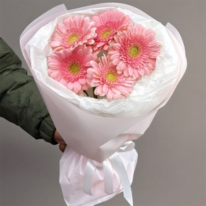 Букет из 5 розовых гербер мини в Ликино-Дулёво