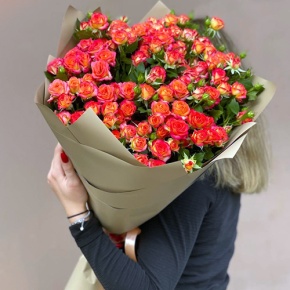 Букет "Сияние заката" из кустовых роз (70 см) в Ликино-Дулёво