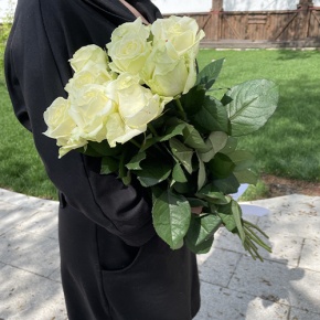 Букет из 9 белых роз (70 см) в Ликино-Дулёво