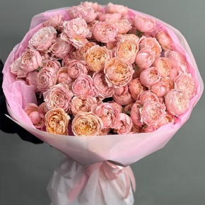 Букет из 35 кустовых пионовидных роз Джульетта (60 см) в Ликино-Дулёво