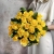 Букет из 25 лимонных роз с рускусом (40 см) в Ликино-Дулёво Букет из 25 лимонных роз с рускусом (40 см) в Ликино-Дулёво
