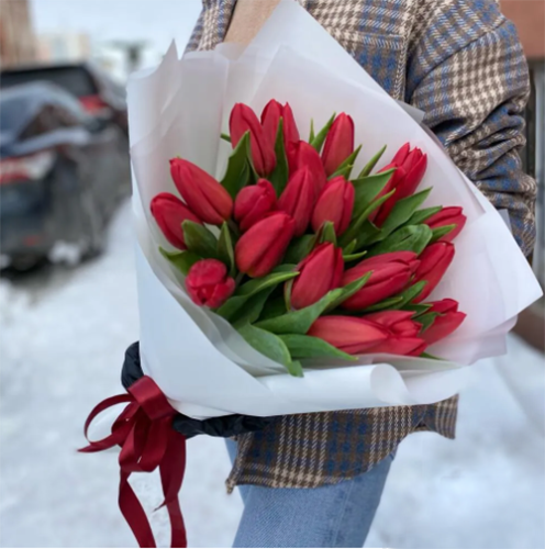 Букет красных тюльпанов в Ликино-Дулёво