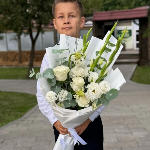 Букет на 1 сентября с гладиолусами, розами, эустомой и орнитогалумом в Ликино-Дулёво
