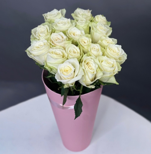 19 белых роз Кения в конусе в Ликино-Дулёво